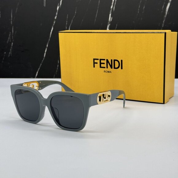 NEW FE40063F 20A FENDI GREY WOMEN FENDI SUNGLASSES main image 4